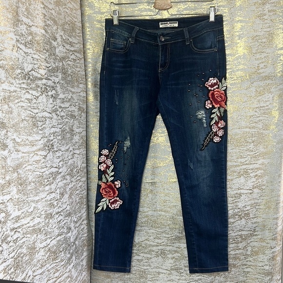 MONDAY Premium Dark Wash Embroidered/Studded Jeans Size M - Picture 2 of 12